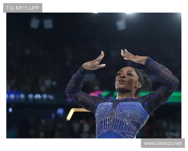 看西蒙·拜尔斯训练那架势，我感觉自己上健身房都成喜剧演员了