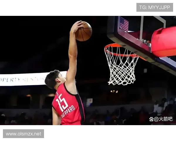 范弗利特通过精准挡拆创造空间，提升关键时刻三分命中率拉开差距